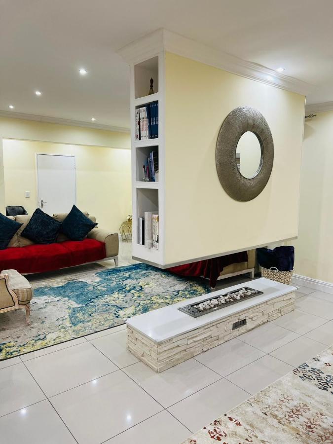 Lovely And Peaceful 3 Bedroom House *