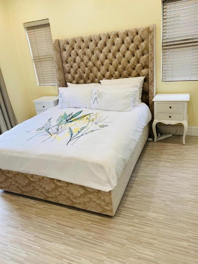 Ferienhaus Lovely And Peaceful 3 Bedroom House Kapstadt