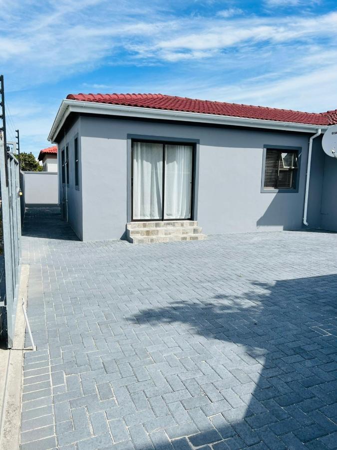 Lovely And Peaceful 3 Bedroom House Ferienhaus *